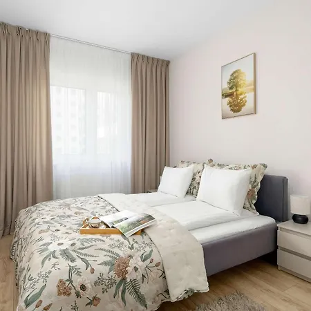 Functional With A Balcony And Parking Close To Spaces By Renters Apartman Poznań