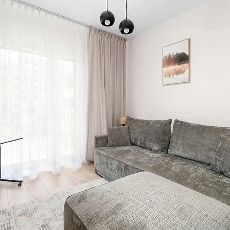 Functional With A Balcony And Parking Close To Spaces By Renters Apartmán Poznaň