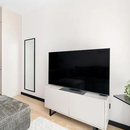 Functional With A Balcony And Parking Close To Spaces By Renters * Poznaň