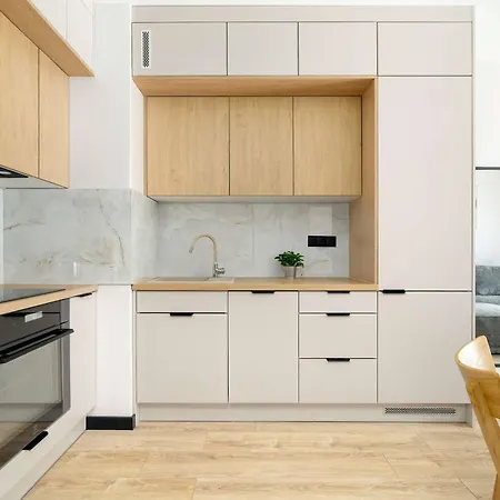 Functional With A Balcony And Parking Close To Spaces By Renters Apartmán Poznaň